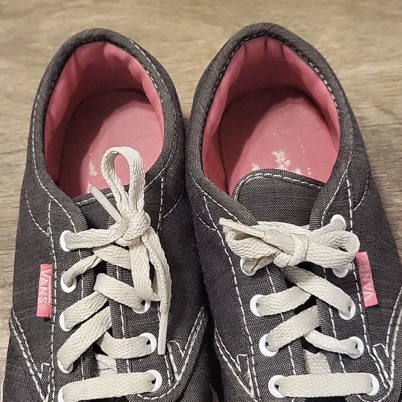 Vans Women's Gray Lace Ups with Pink Trim, Insole, and Sole Sz 6 - Picture 6 of 14